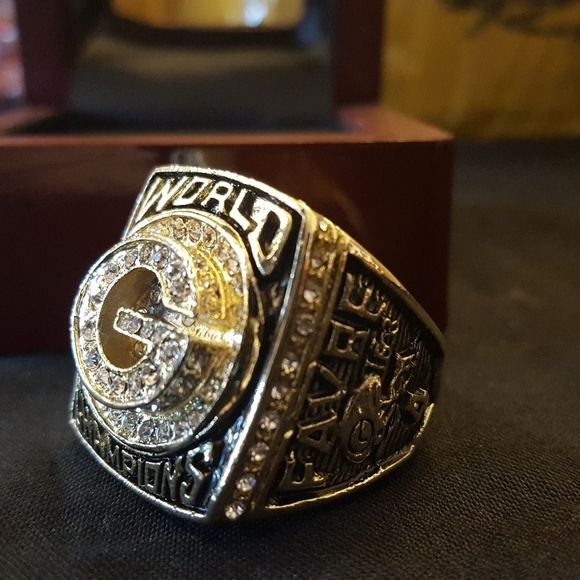 Green Bay Packers Fan Edition 1996 Ring Sizes 9-14 - Picture 2 of 6